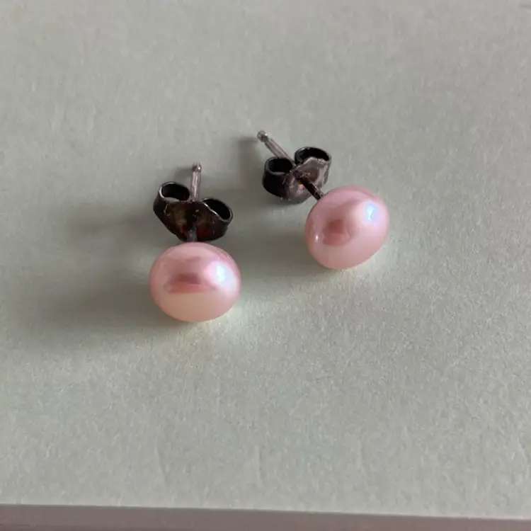Genuine Pearl Button Earrings in a Pale Pink Tone 1/4”