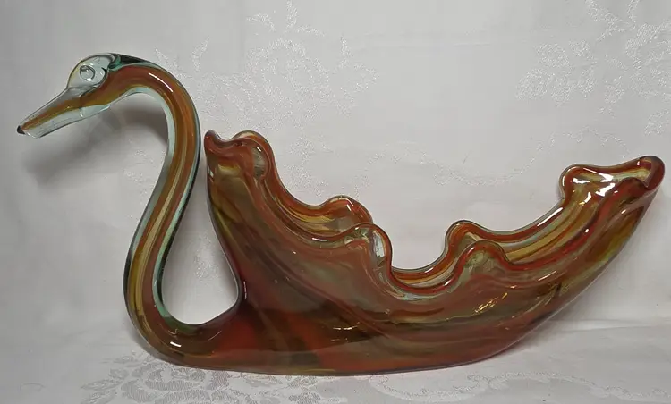 VTG. MCM SOONER ART GLASS MURANO STYLE BROWN/AMBER SWIRL SWAN CENTERPIECE