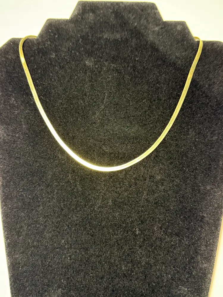 Vintage Gold Tone Flat Herringbone Necklace Unbranded 18 in. Excellent Condition