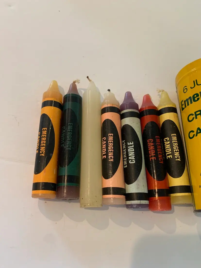 Vintage Emergency Crayons Candle Set