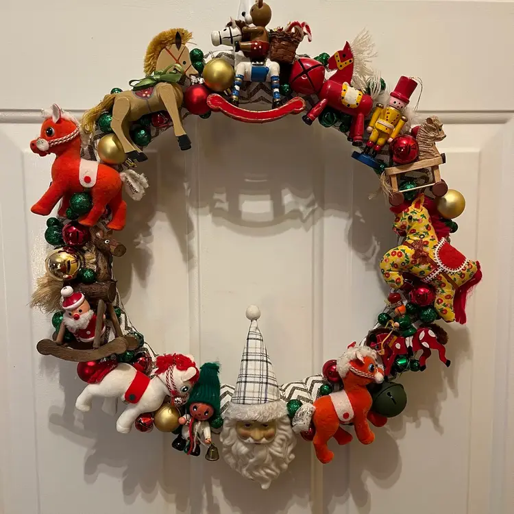 Vtg Ornament Christmas Wreath Horses Wood Plastic One of a Kind Kitsch Retro 16”