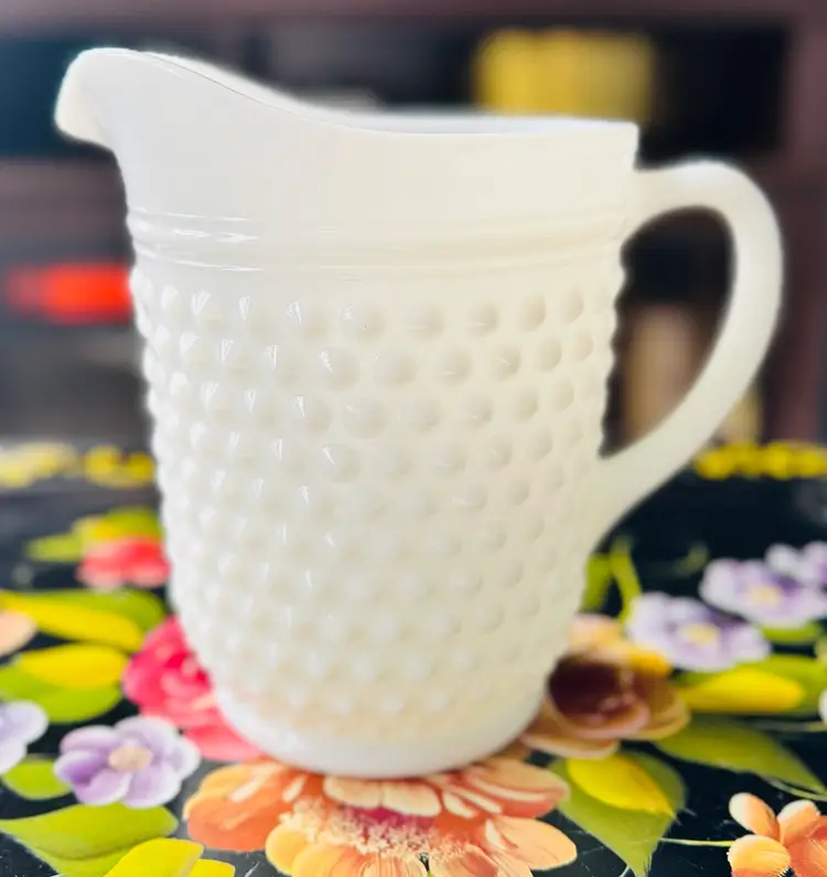 VINTAGE ANCHOR HOCKING WHITE MILK GLASS 8" Tall Hobnail 64 Oz PITCHER