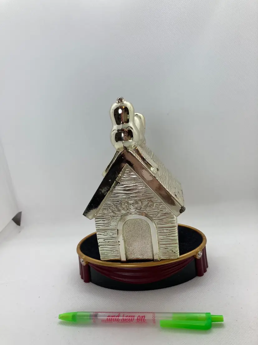 Peanuts 1958 Snoopy On Dog House Vintage, Gold Tone
Piggy Bank