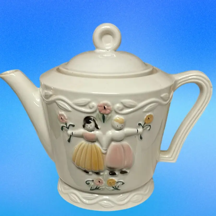 Vintage Porcelier Teapot 1940’s