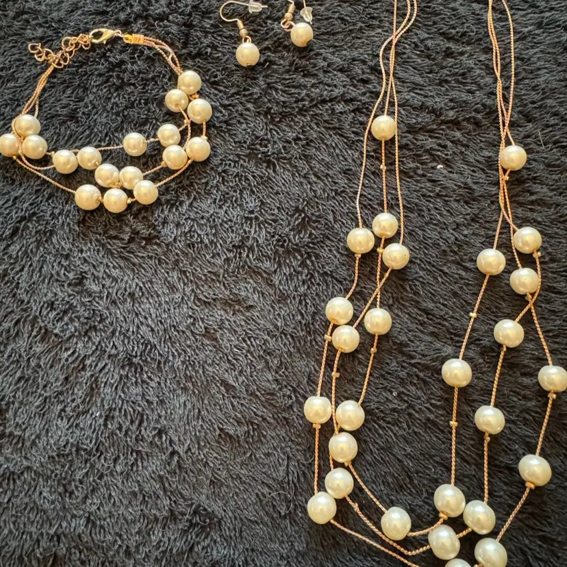 Tri Strand 3 Piece Set Necklace/ Bracelet/ Pierced Earrings Set