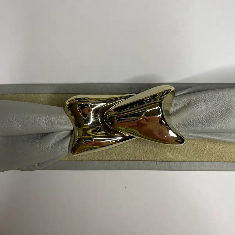 Vintage Gray Leather Gold Buckle Womens 1.75 in Adjustable Belt OSFA 28 in max S