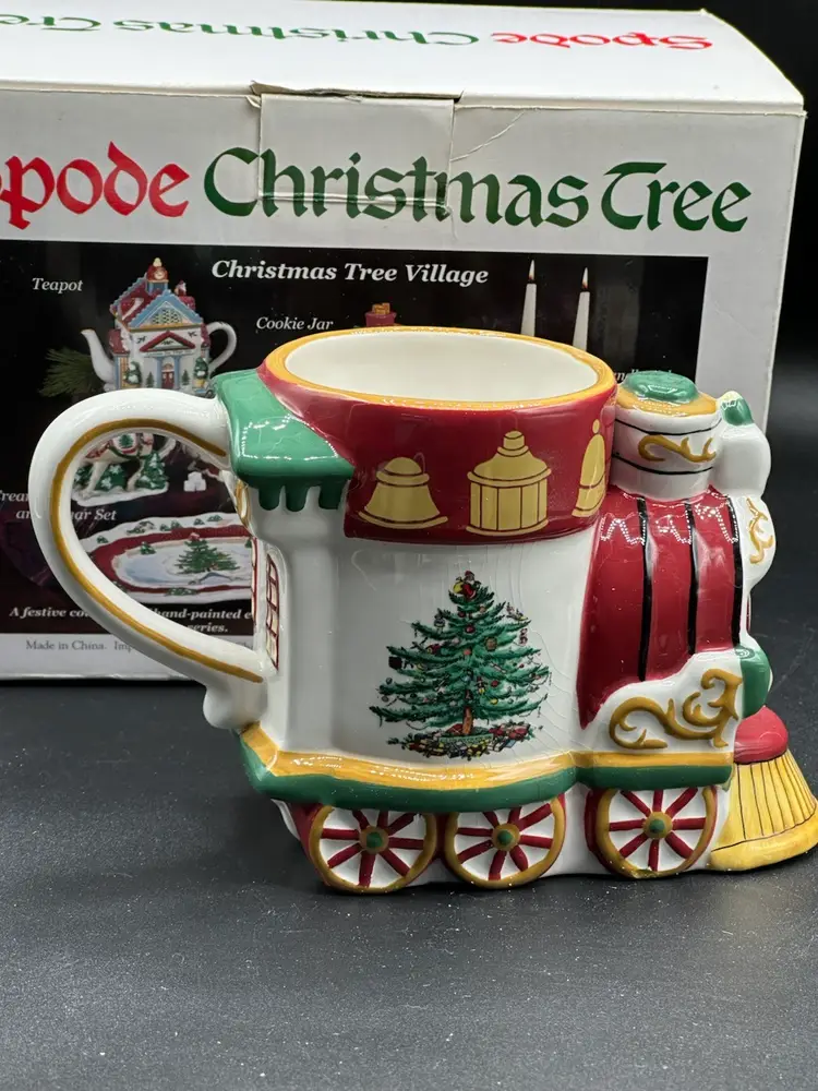 Spode Retired Christmas Tree Village 2002 Train Mug