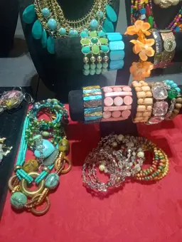 #01 Jewelry Lots ( wearable)