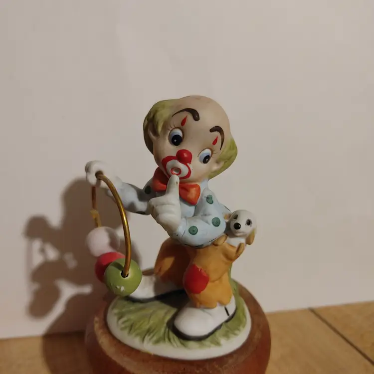 Vintage Lefton Clown with dog. Chipped finger. See pics. 4.5 inches high.