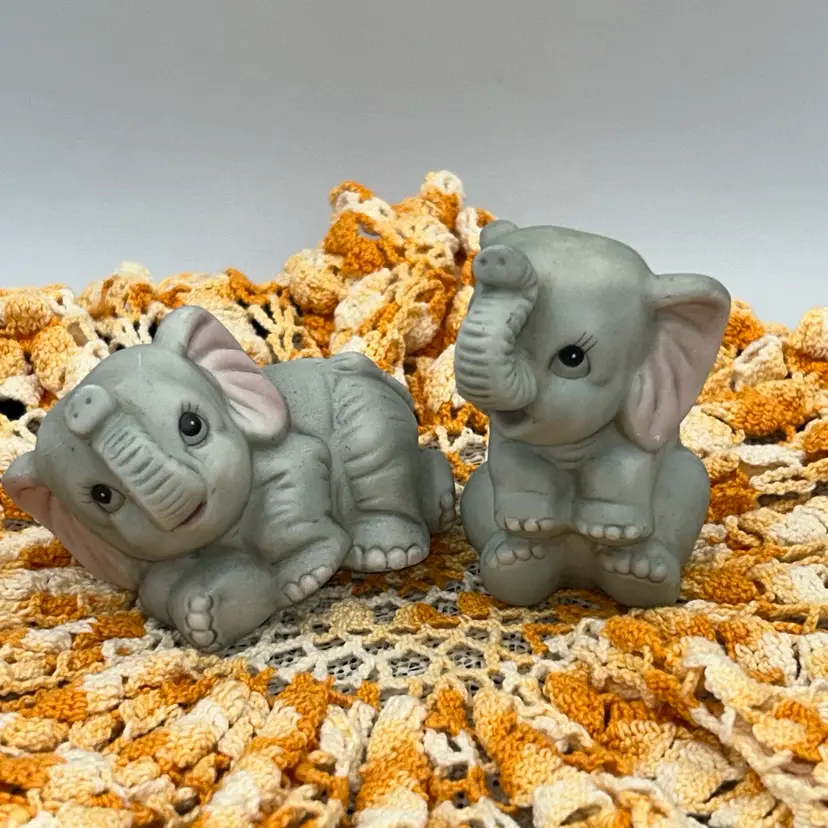 Vintage Porcelain Two Baby Elephants From A Set Of Three HOMCO #1400.