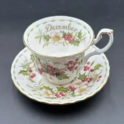 Royal Albert - Flower Of The Month - Christmas Rose - Bone China Teacup & Saucer