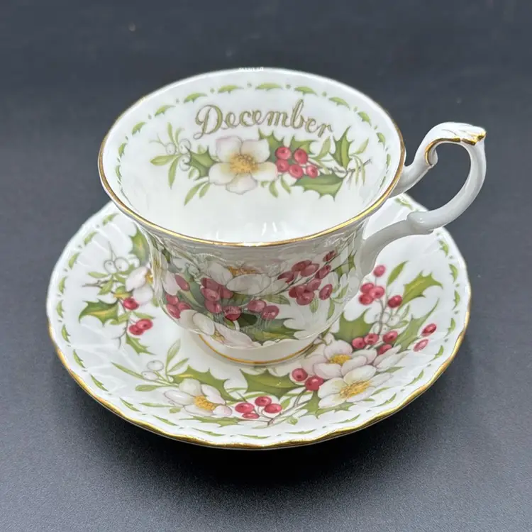 Royal Albert - Flower Of The Month - Christmas Rose - Bone China Teacup & Saucer