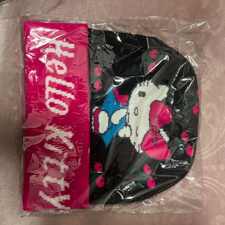 20 - Hello Kitty Knit Hat