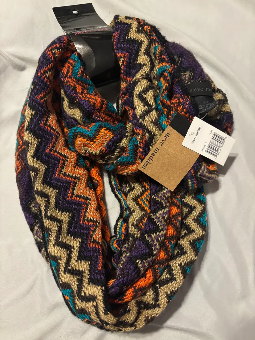 NWT Steve Madden Infinity Scarf
