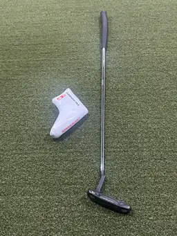 Used Nike Method Matter B2/01 Putter in very good condition, 35 inches, all original and a headcover