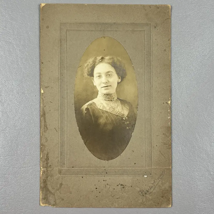 Antique Cabinet Card Photo Victorian Woman Portrait Lace Collar Buttons 8.5"
