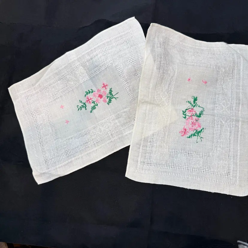 2 Open Weave Cotton/Linen Placemats or Doilies