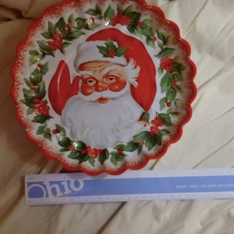 Christmas Vintage Round Plastic Trays, set of 4.   $12