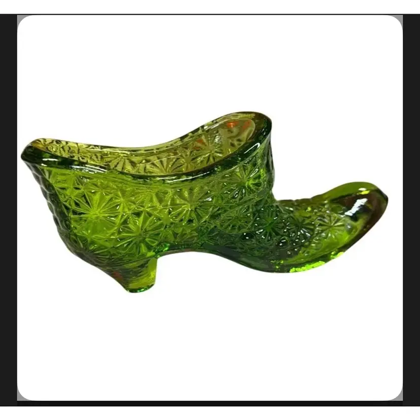 Vintage Daisy & Button Green Glass Shoe