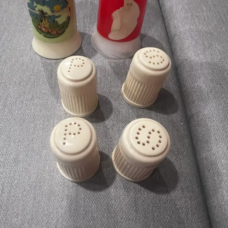 30 Vintage 1930s Set Of Salt And Pepper Shakers Hard Plastic
