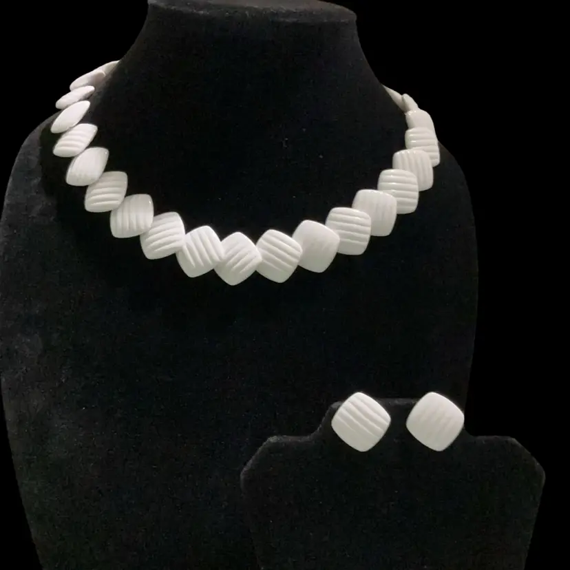 3.  Vintage Avon White Ribbed Lucite Necklace & Matching Clip On Earrings. Glows!!!