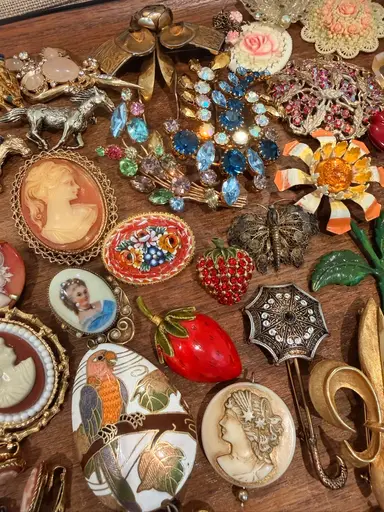 Jewelry Show - Micros, Cameos, Sterling And More!