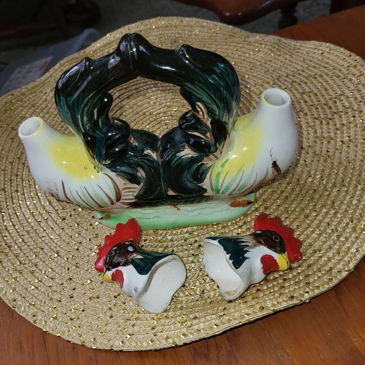 Vintage Rooster Oil and Vinegar