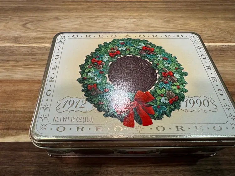Vintage 1990 Nabisco Oreo 76th Anniversary Christmas Cookie Tin