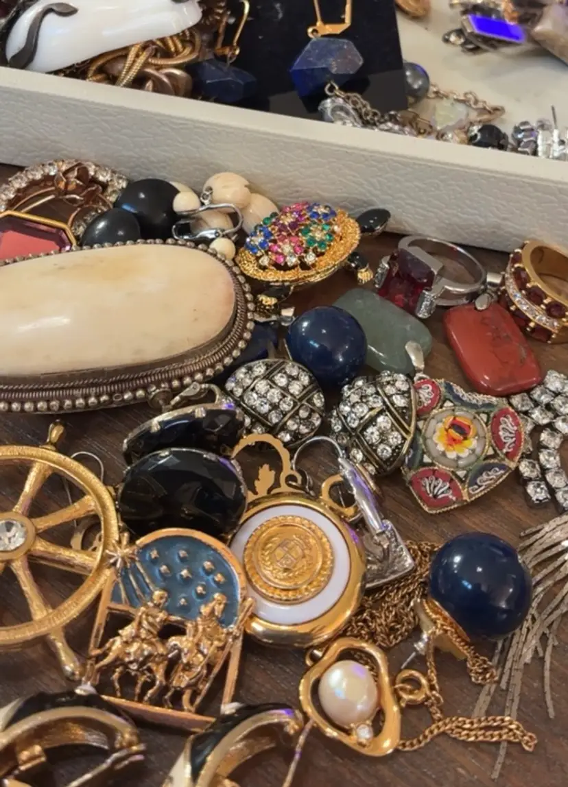 Livestream thumbnail