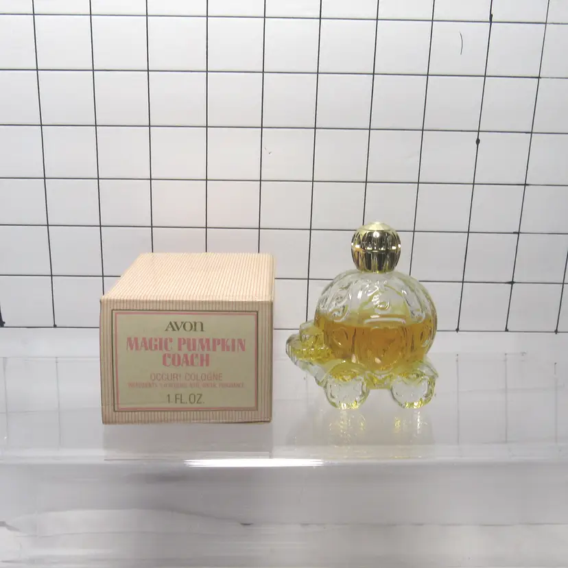 Avon Magic Pumpkin Coach Decanter - Occur
