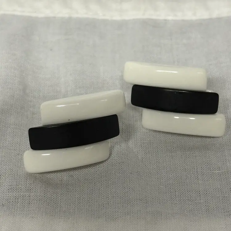 Vintage Avon White And Black Geometric Acrylic Pierced Earrings