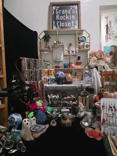 Come see what's in Granna's Closet today! Come celebrate 500 sales with me! 