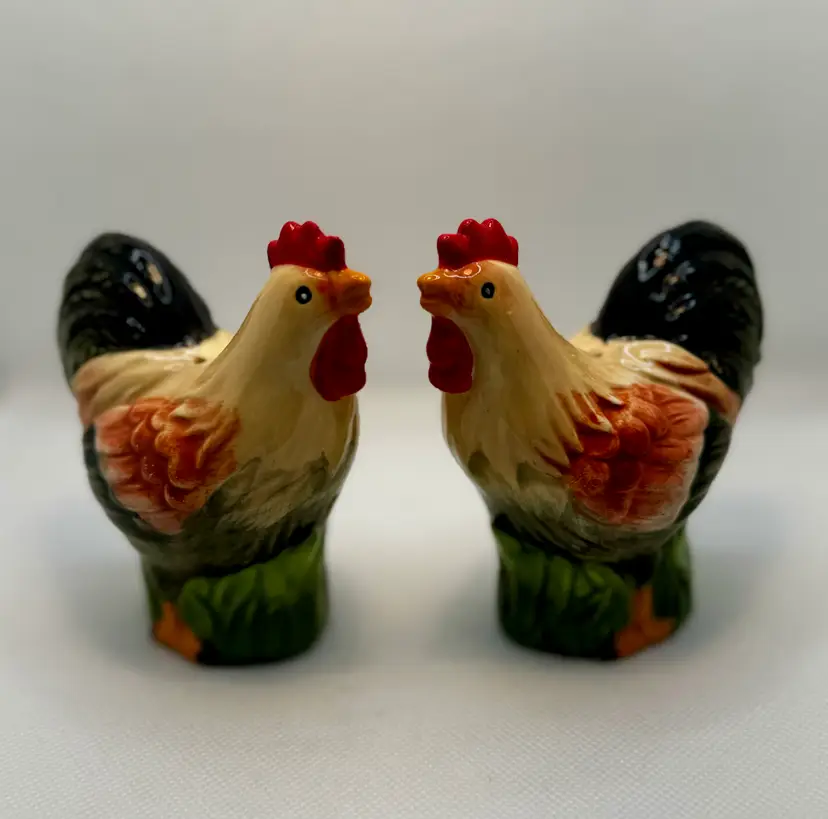 Vintage Rooster Salt & Pepper Shakers, Farmhouse Kitchen Decor, Unbranded