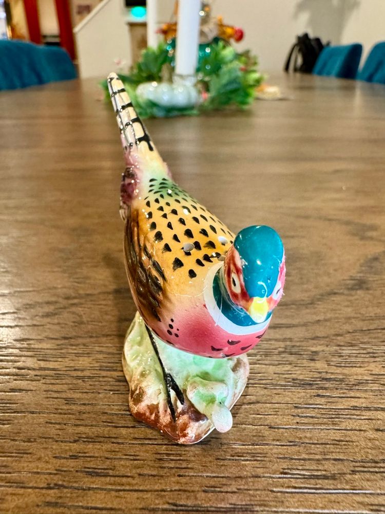 Mini Vintage Pheasant Bird Salt Shaker. Imports Enesco, Made in Japan.