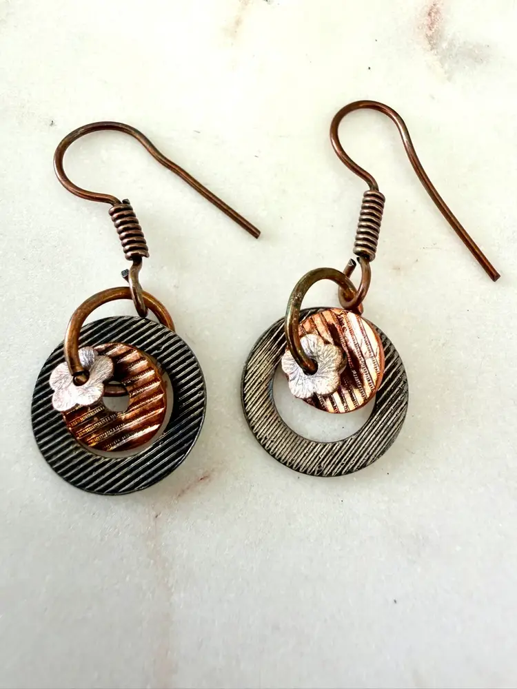 Mix Metal And Textured Design Earrings