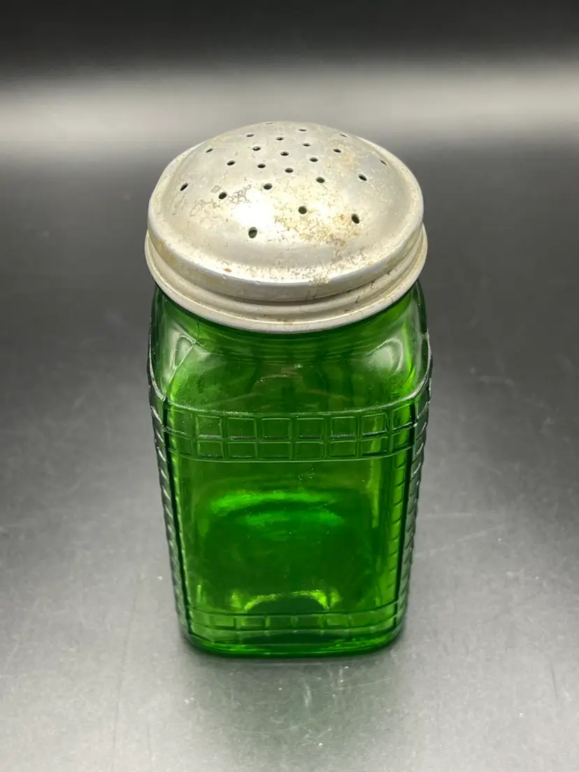 Owens Illinois Green Depression Glass Salt or Pepper Shaker