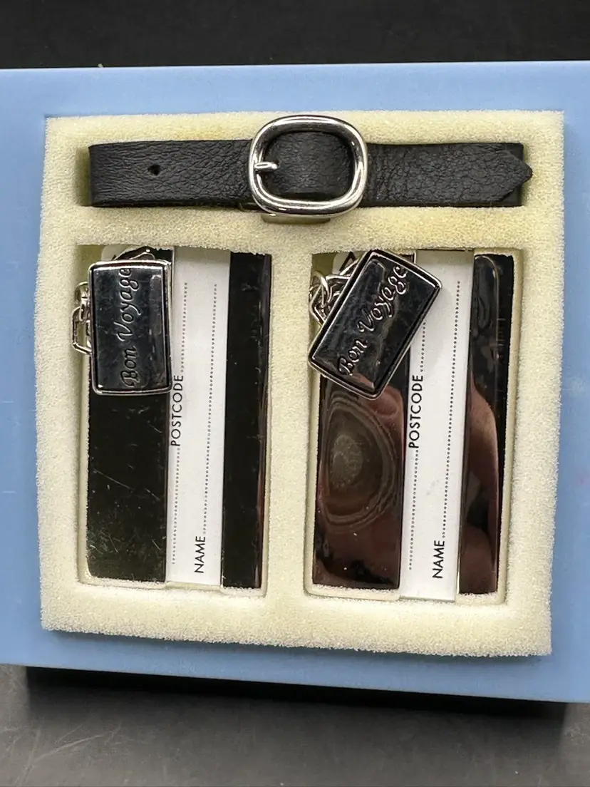 Liz Claiborne Luggage Tags Boxed Set of 2 Silver Metal Chrome