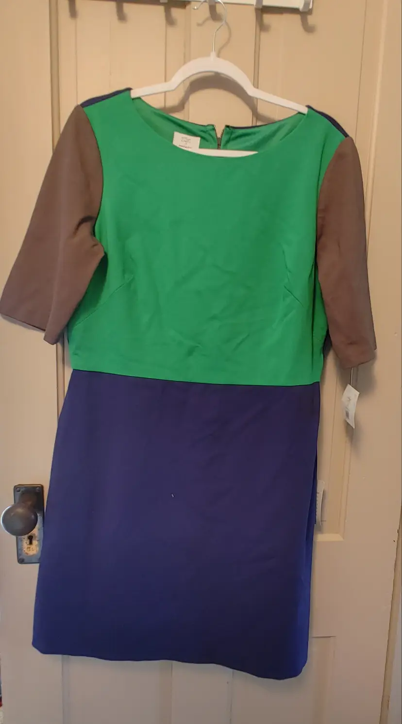 Dress- Brand: Suzi Chen. Size XL. NWT. Retail $94. Colorblock dress. Material: 70% viscose, 25% nylon, 5% spandex. No callouts.