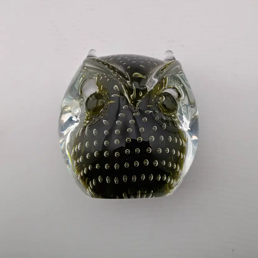 Pilgrim Glass owl paperweight