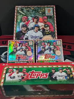 S5E41 - 2025 Topps Advent Holiday Treasure Hunt