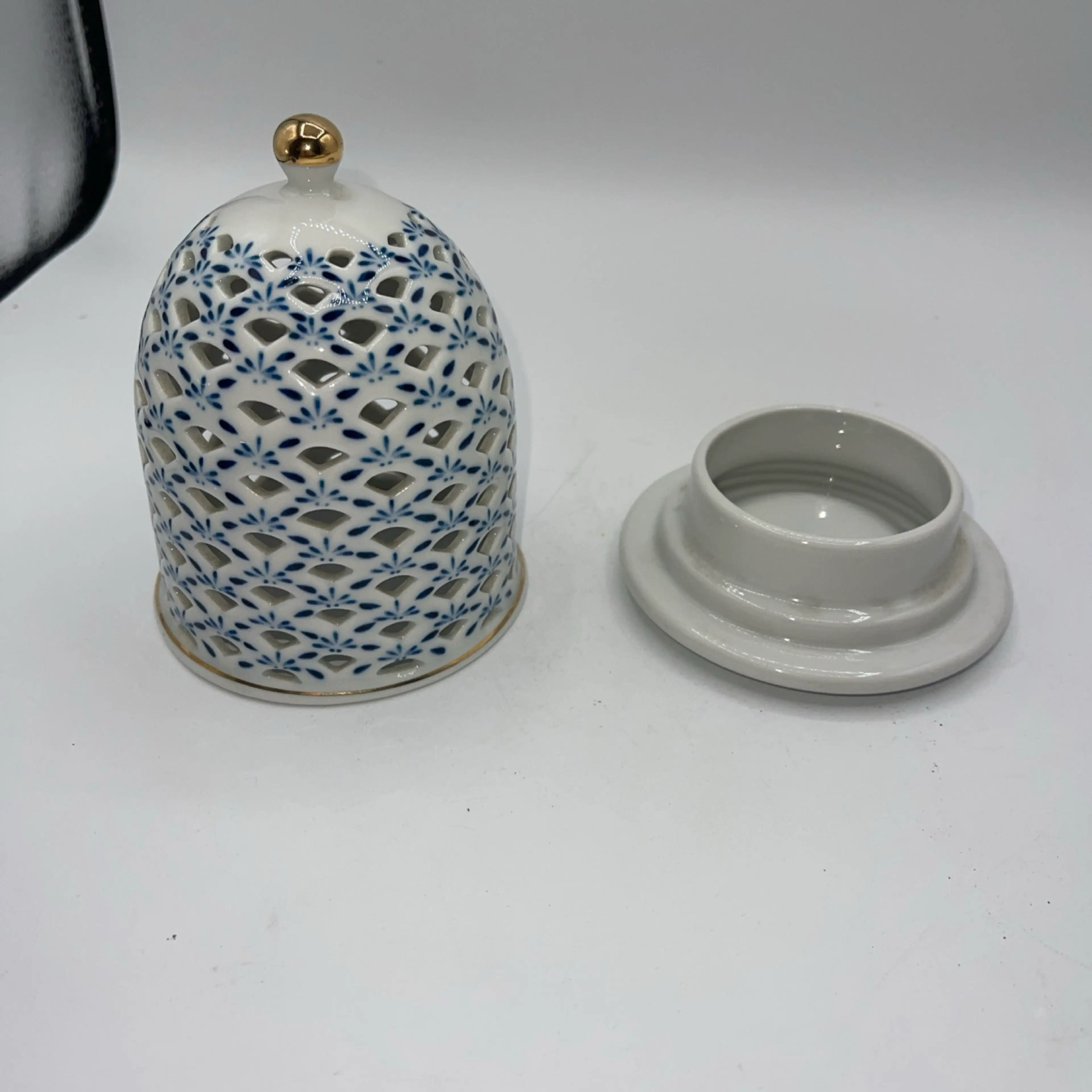 Image 2 of 8