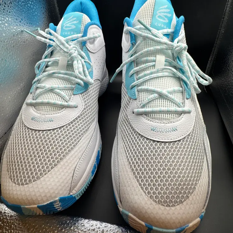 Under Armour Curry 3Z 24 men’s 13 woman’s 14.5