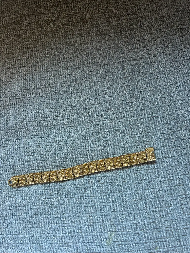 # 902 gold tone bracelet