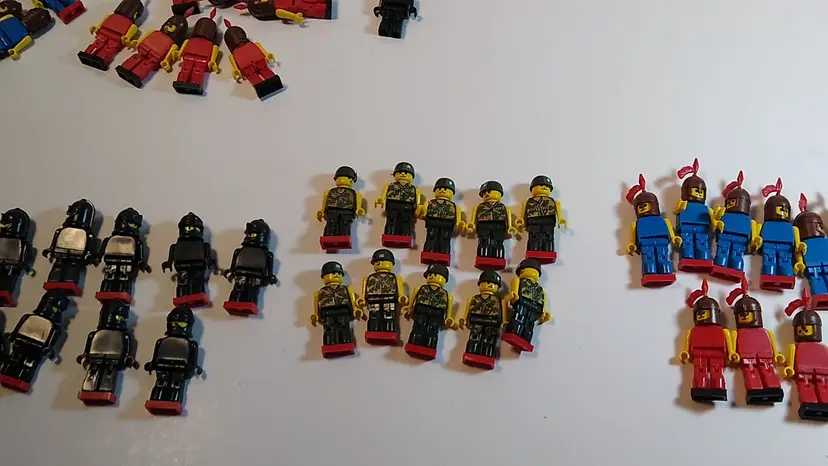 Lot of 28 Vintage Blockhead Plastic Robot Soldier Hard Plastic Figures Movable + 12 Extras