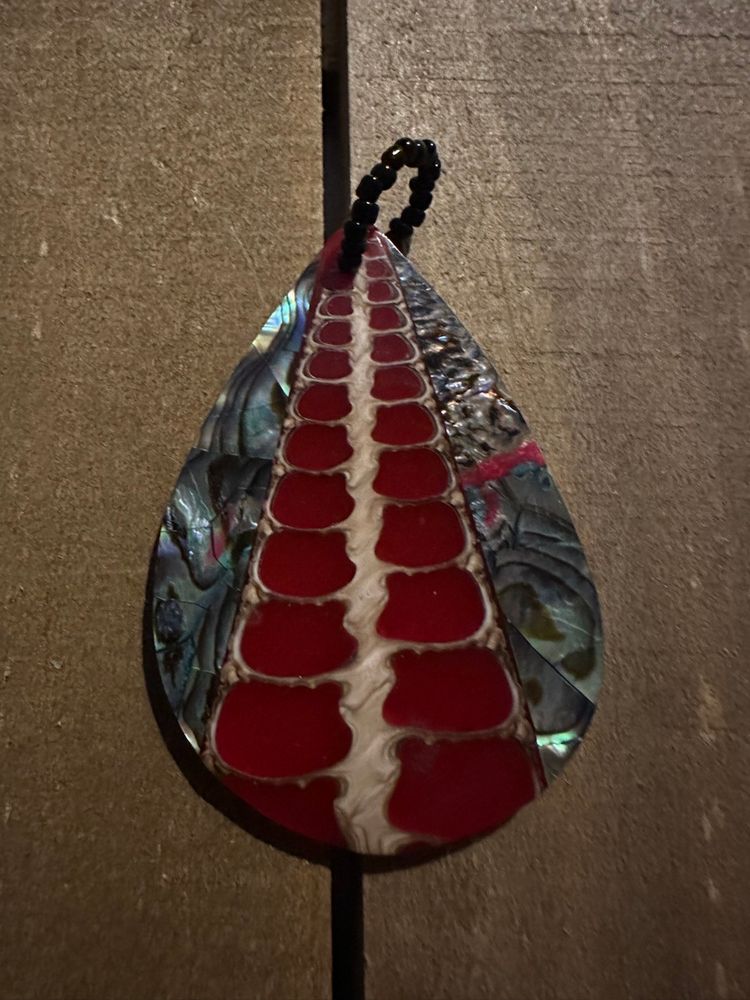 Vintage Inlaid Abalone Shell Teardrop Pendant