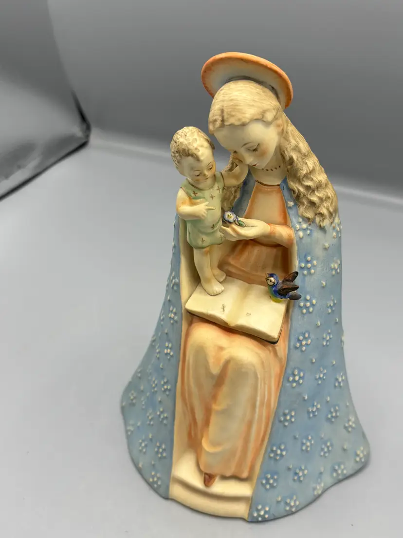Vintage Goebel Hummel Madonna