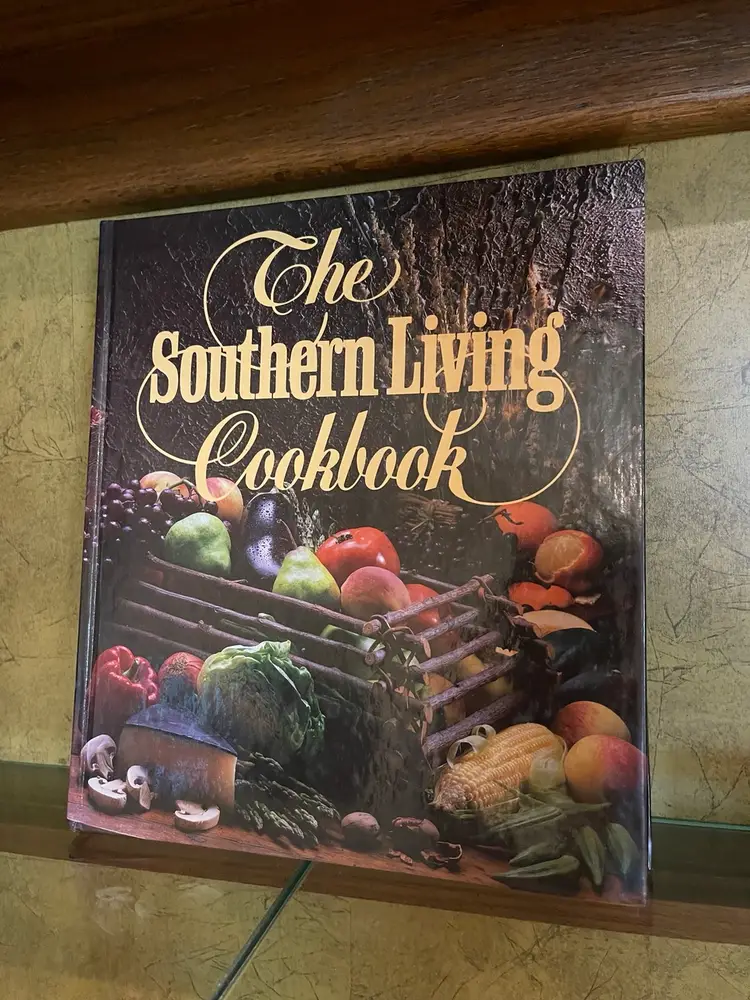 1987 First Printing Southern Living Cookbook