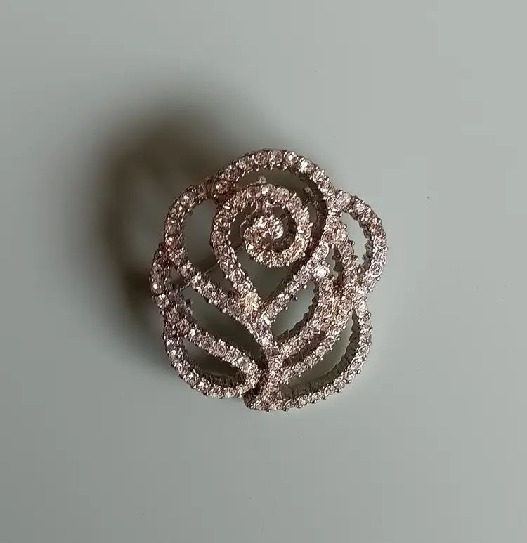 Lovely Vintage Silvertone Swirl Rhinestone Pin/Brooch or Pendant