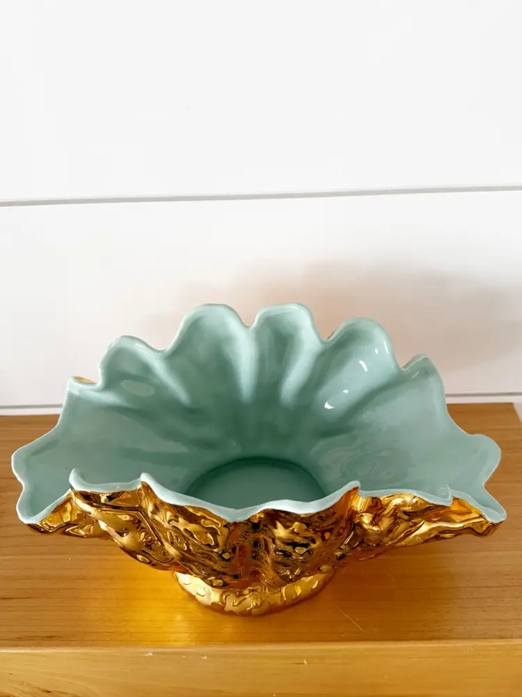 Weeping Gold Tiffany Blue Clam Shell Vase