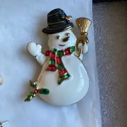 VINTAGE BROOCH OR PIN (FROSTY THE SNOWMAN)